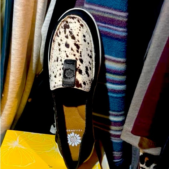 Yellow box real fur loafers - Picture 1 of 1
